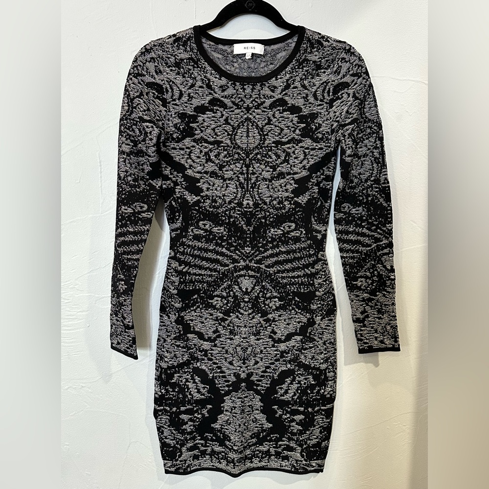 REISS size 4 knit formfitting dress.